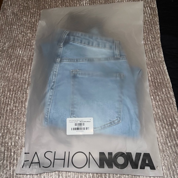 Medium Blue Side Split Fashion Nova Jeans - Picture 3 of 3